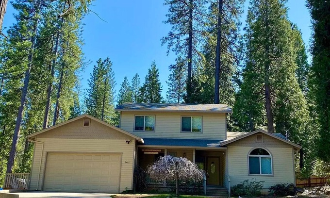 Arnold House | Luxury Home in Blue Lake Springs, Close to Bear Valley and Giant Sequoia Trees