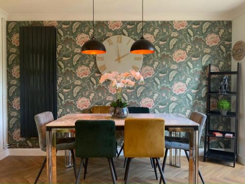 Bedford House | Luxury Home In Brickhill Group Stay FAST Wifi FREE Parking