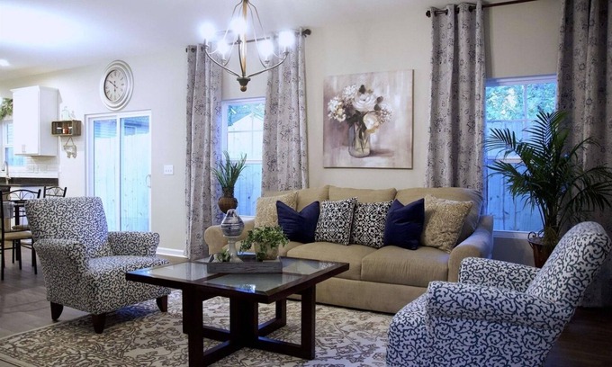 Durham House | Luxury Home in Durham - Duke, UNC, Southpoint