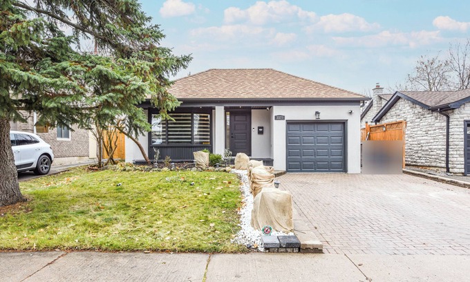 Erin Mills House | Luxury Home in Mississauga
