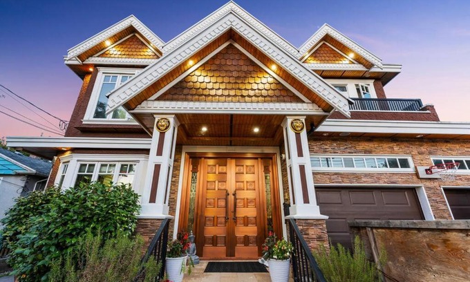 Fraserview House | Luxury Home in Vancouver