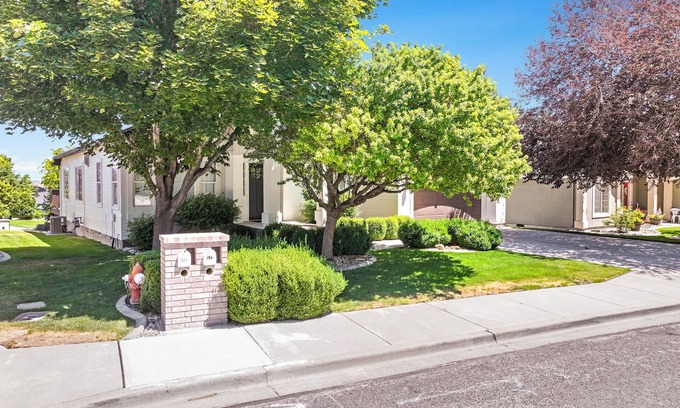 Twin Falls House | Luxury Home near Canyon; HOT TUB