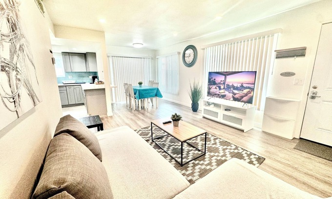 Orange Apartment | Luxury home near Disney land. Entire place!n