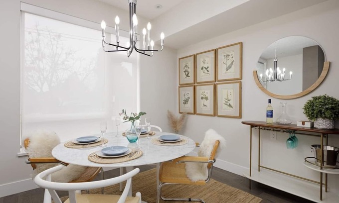 Marpole House | Luxury home near DT and YVR w/2 indoor parking