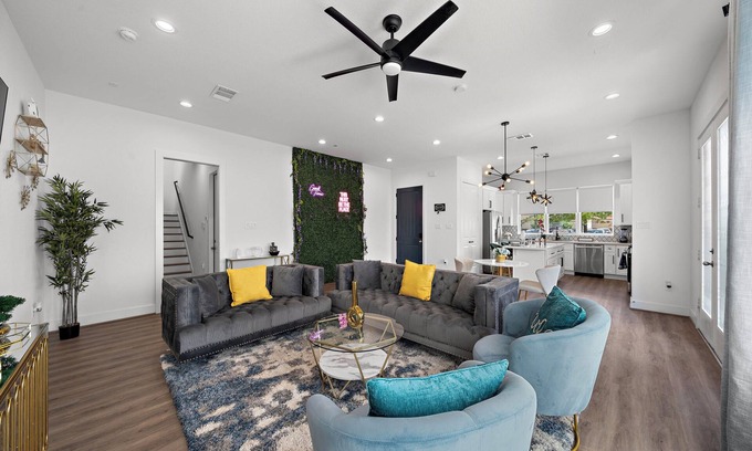 Riverside Terrace House | Luxury Home Near Med Center, Midtown & Downtown