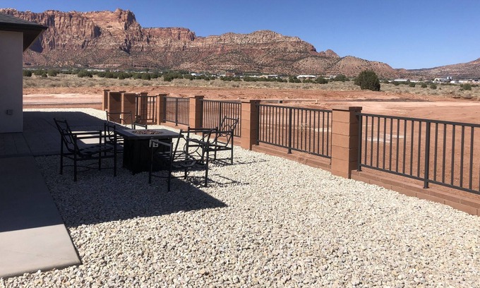 Colorado City House | LUXURY Home Near ZIONS National Park
