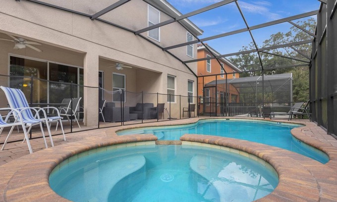 Veranda Palms House | Luxury Home ★ Private Pool & SPA ★ 8 Bed / 6 Bath
