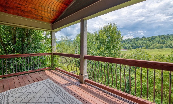 Waynesville House | Luxury Home, Spectacular Views, Waynesville