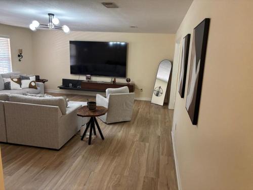 Moultrie House | Luxury Home States