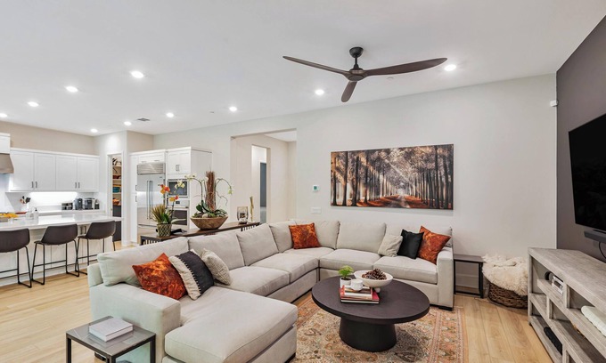 San Juan Capistrano House | Luxury home near gorgeous Dana Point beach & downtown San Juan restaurants