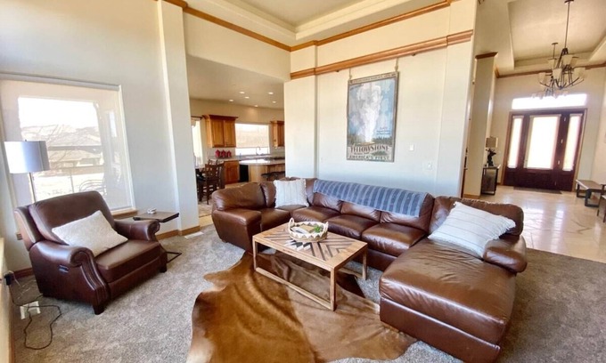 Pocatello House | Luxury home w a View- biking and hiking near