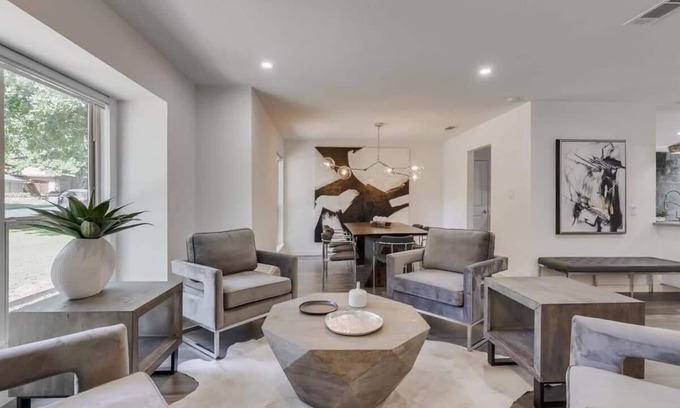Northwest Dallas House | Luxury Home with 5 Bedrooms and Private Pool