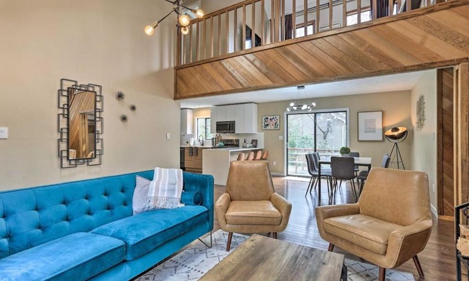 Tobyhanna House | Luxury home with Modern Finishes - Game room & Hot Tub - Pocono Mountains home