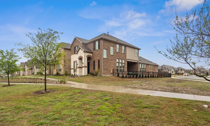 Garland House | Luxury Home With Park Views and Amenities