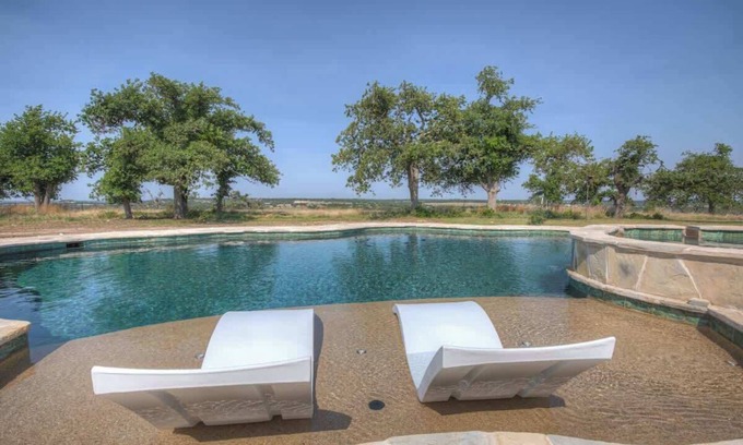 Fredericksburg House | Luxury Homes! With a Pool-jacuzzi-outdoor Kitchen!