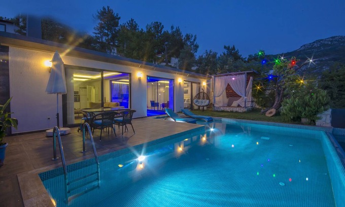 Islamlar House | Luxury Honeymoon Villa, Secluded Infinity Pool & Heated Indoor Pool