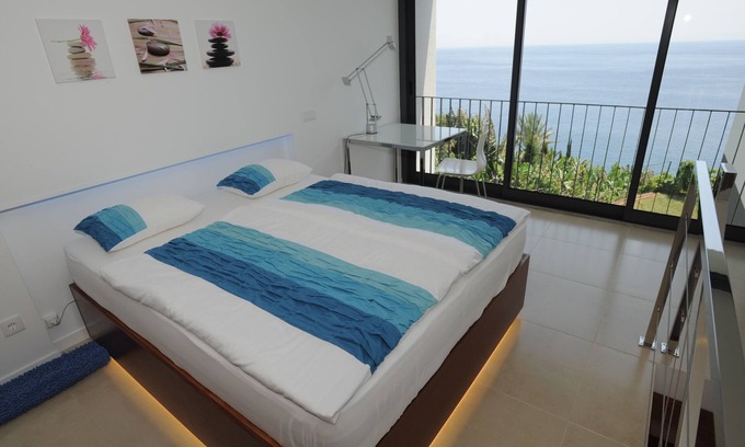 Arco da Calheta House | Luxury-House-Ensuite with Shower-Sea view-Casa Frangipani