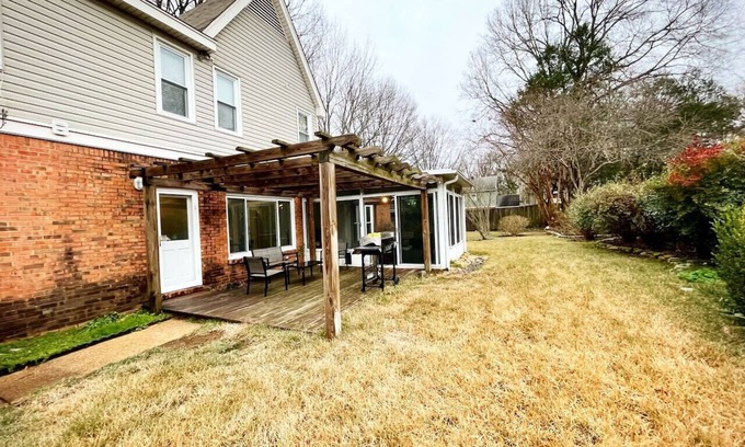 Ellendale House | Luxury House Perfect for Family WKND! Game room!
