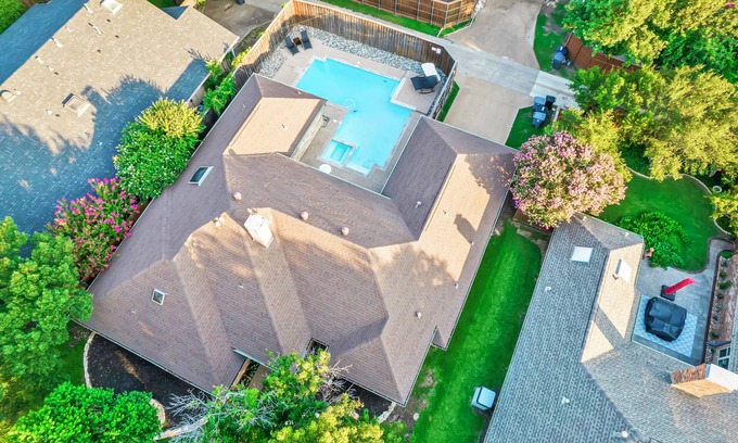 Far North Dallas House | Luxury House with Heated Pool and Spa, 4 Bedrooms, 2.5 Bathrooms