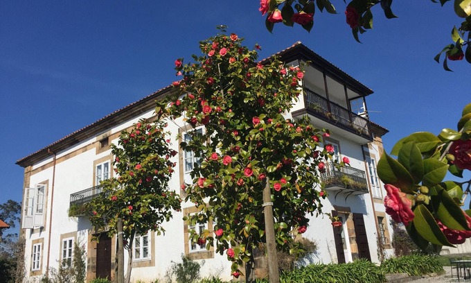 Sobremazas House | Luxury house with private garden.