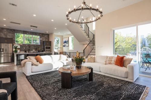Washington Ave./ Memorial Park House | Luxury Houston Home, Spacious & Walkable Location