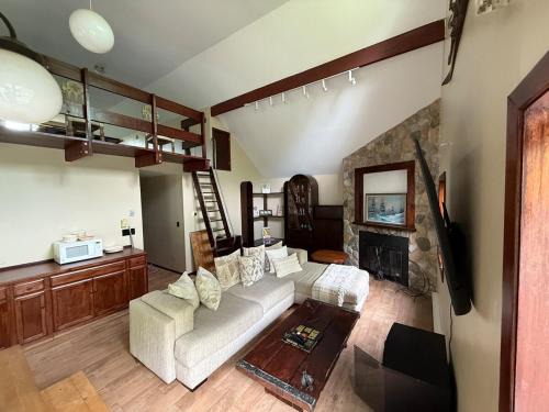 Hunter House | Luxury Hunter Mountain Getaway