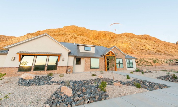 Hurricane House | Luxury Hurricane Ridge Home with Stunning Pool