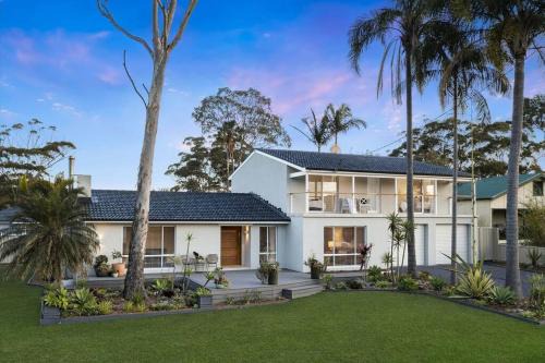 Kincumber South Villa | Luxury in dress circle location