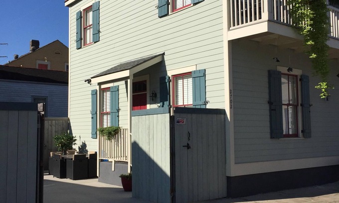 Bywater House | Luxury in Marigny secure gated parking btw French Quarter & Bywater