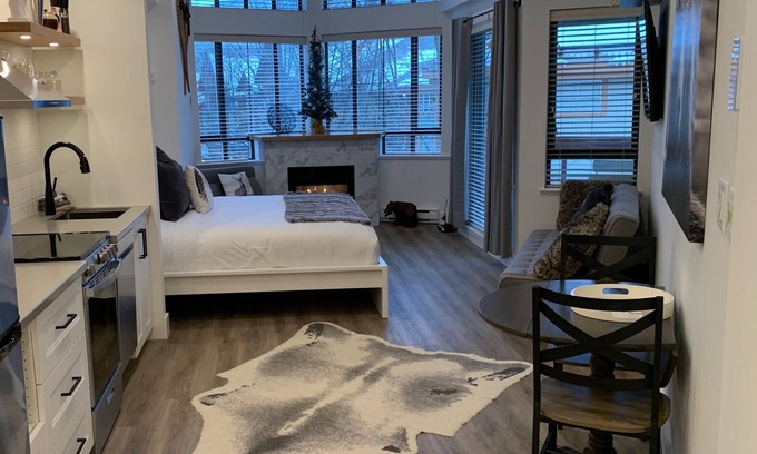 Village North Apartment | Luxury King Suite in Village North- The Nest