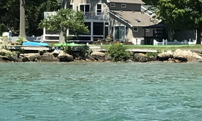 Cassopolis House | LUXURY LAKE COTTAGE ON DIAMOND ISLAND