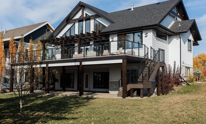 Parkland Beach House | Luxury Lake house in Meridian Beach