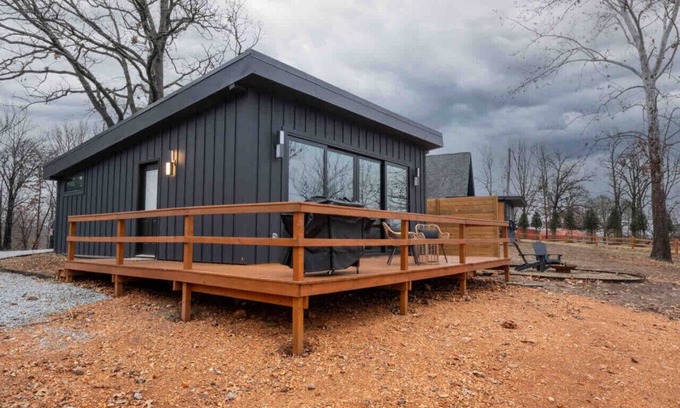 Afton Cabin | Luxury Lake Living on Grand 2