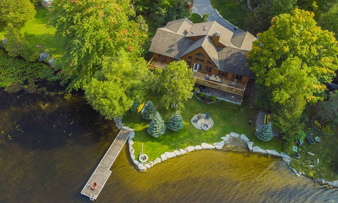 Trent Lakes Cottage | Luxury Lake Log Cottage With Hot Tub and Fire Place