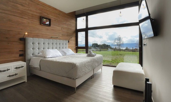 Pucon Villa | Luxury Lake - Piscina Privada y Tinaja