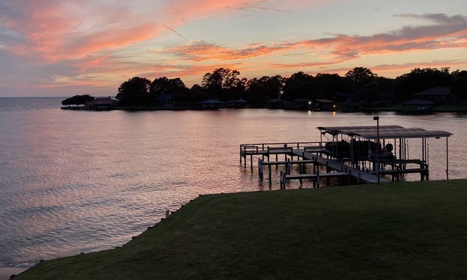 Onalaska Condo | Luxury Lakefront Condo - A Private Paradise!