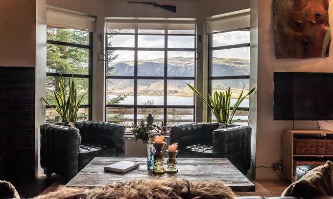 Selfoss Villa | Luxury Lakefront Holiday Villa with hot tub