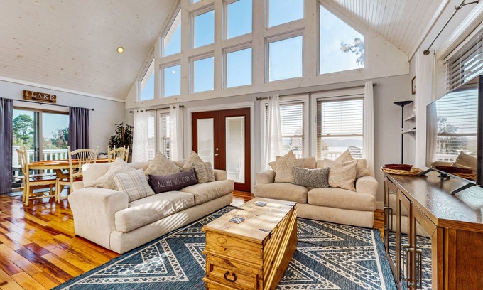 Dandridge House | Luxury lakefront home w/free attraction tickets, hot tub, dock, Ping-Pong, decks