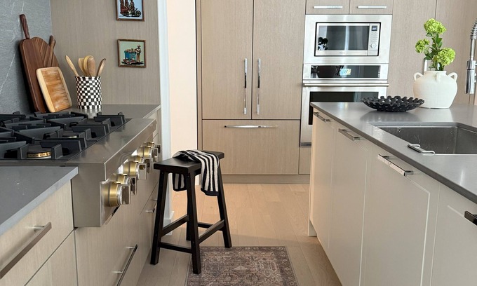 South Pandosy Condo | Luxury Lakeside Escape – Brand New 2 bed/2 bath Furnished Condo, patio to pool!