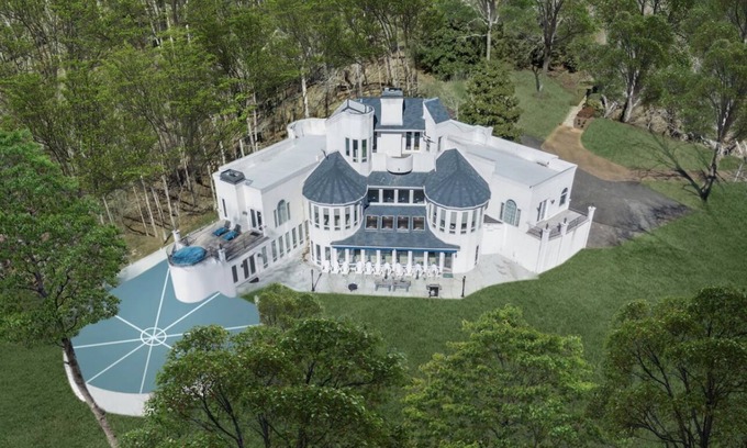 Gainesville House | Luxury Lakeside Mansion with Basketball Court and Indoor Pool