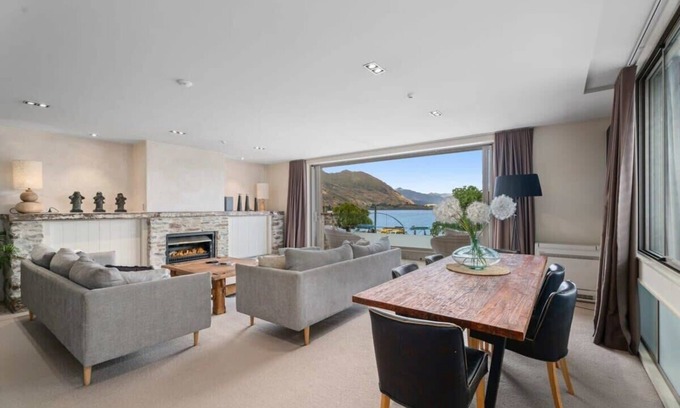Wanaka Apartment | Luxury Lakeview on Ardmore with Sauna