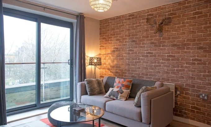 Lancaster Apartment | Luxury Lancaster Apartment with Parking