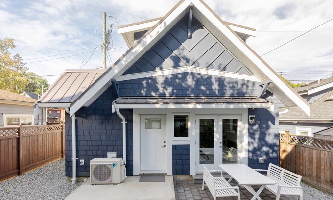 Fairview House | Luxury Laneway House near VGH, Children's Hospital and Downtown