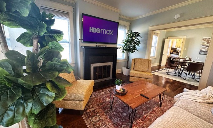 Lenox Apartment | Luxury Lenox Townhouse