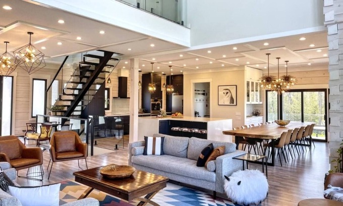 Cressy House | Luxury Lilac Lakehouse: 4 Suites