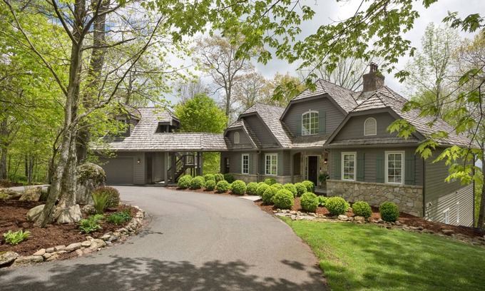 Linville Ridge House | Luxury Linville Ridge Country Club Estate Grandfather Mountain