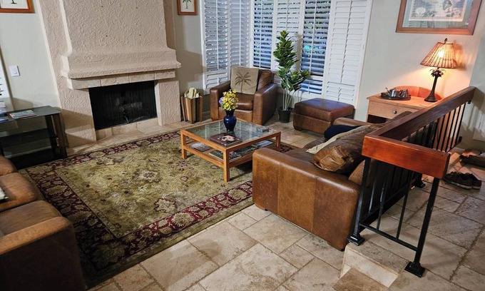 Laguna Hills House | LUXURY LIVING AT AFFORDABLE COST.Room available in a charming 5bdr house