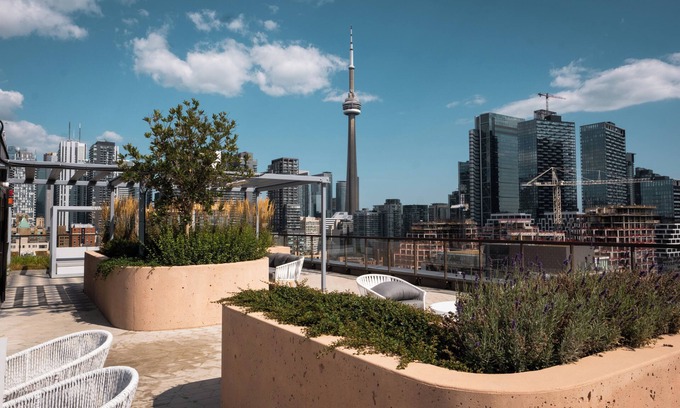 Fashion District Apartment | Luxury Living at it's finest! 3Br brand new condo w views & spectacular rooftop