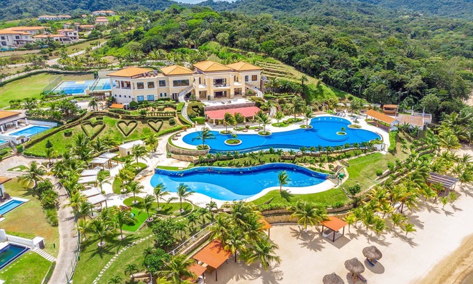 Pristine Bay House | Luxury living at Pristine Bay- Villa 1003
