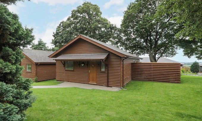 Dyserth Cottage | LUXURY LODGE 69, family friendly, with pool in Dyserth